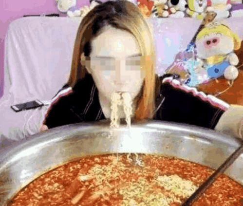 吃瓜网忘关摄像头,忘关摄像头事件引发网友热议