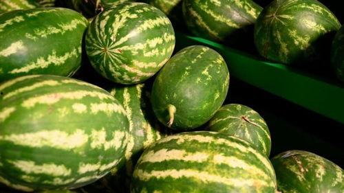 静安网红吃瓜事件真相,真相背后的惊人内幕